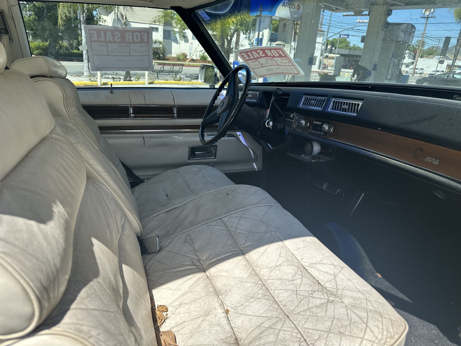 Cadillac-DeVille-1975-Coupe-17