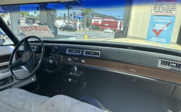 Cadillac-DeVille-1975-Coupe-18