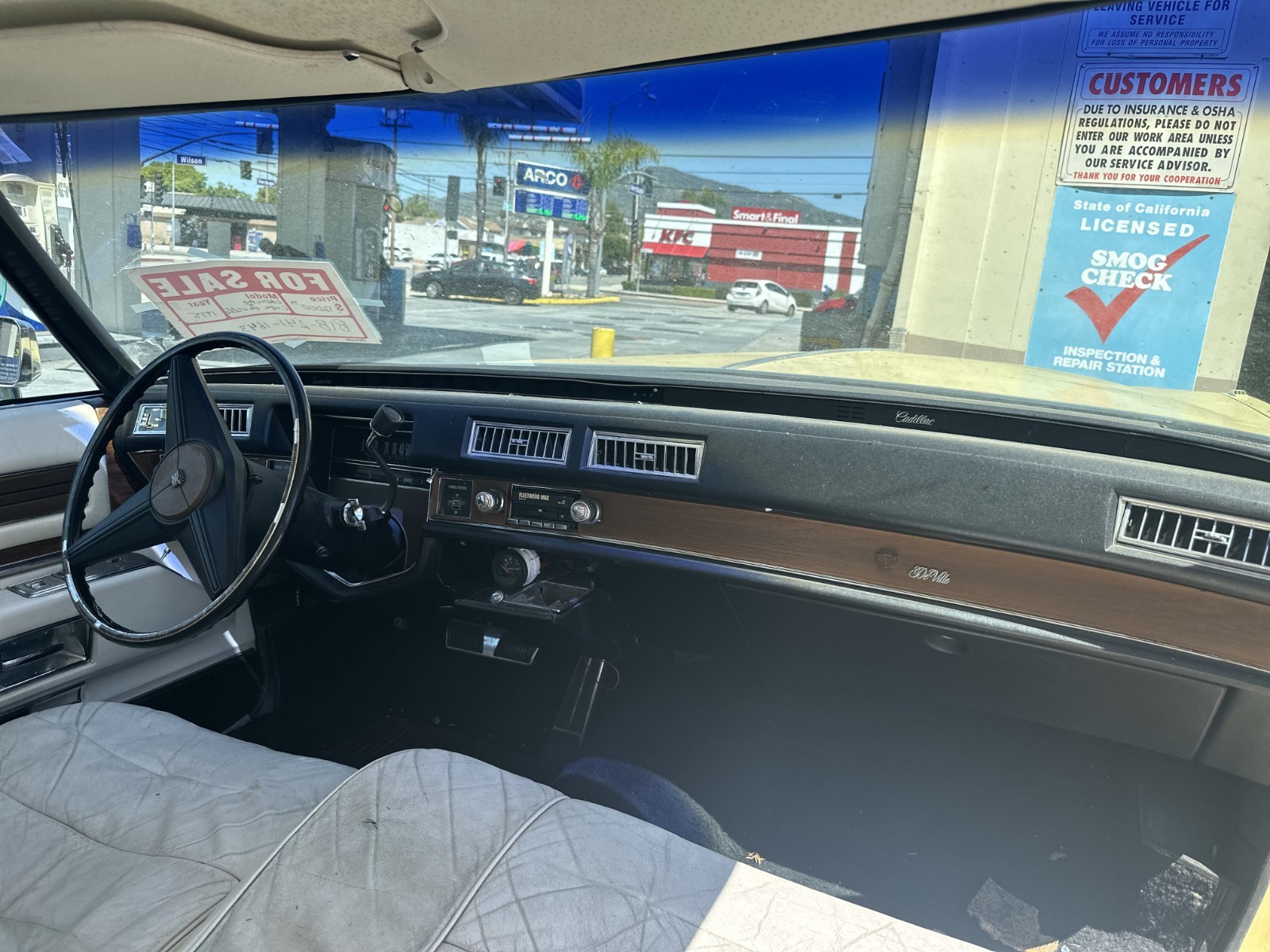 Cadillac-DeVille-1975-Coupe-18