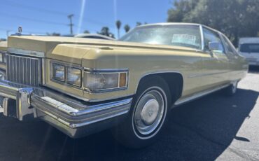 Cadillac-DeVille-1975-Coupe-2