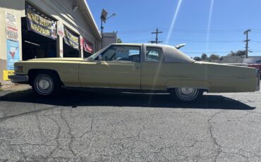 Cadillac-DeVille-1975-Coupe-4