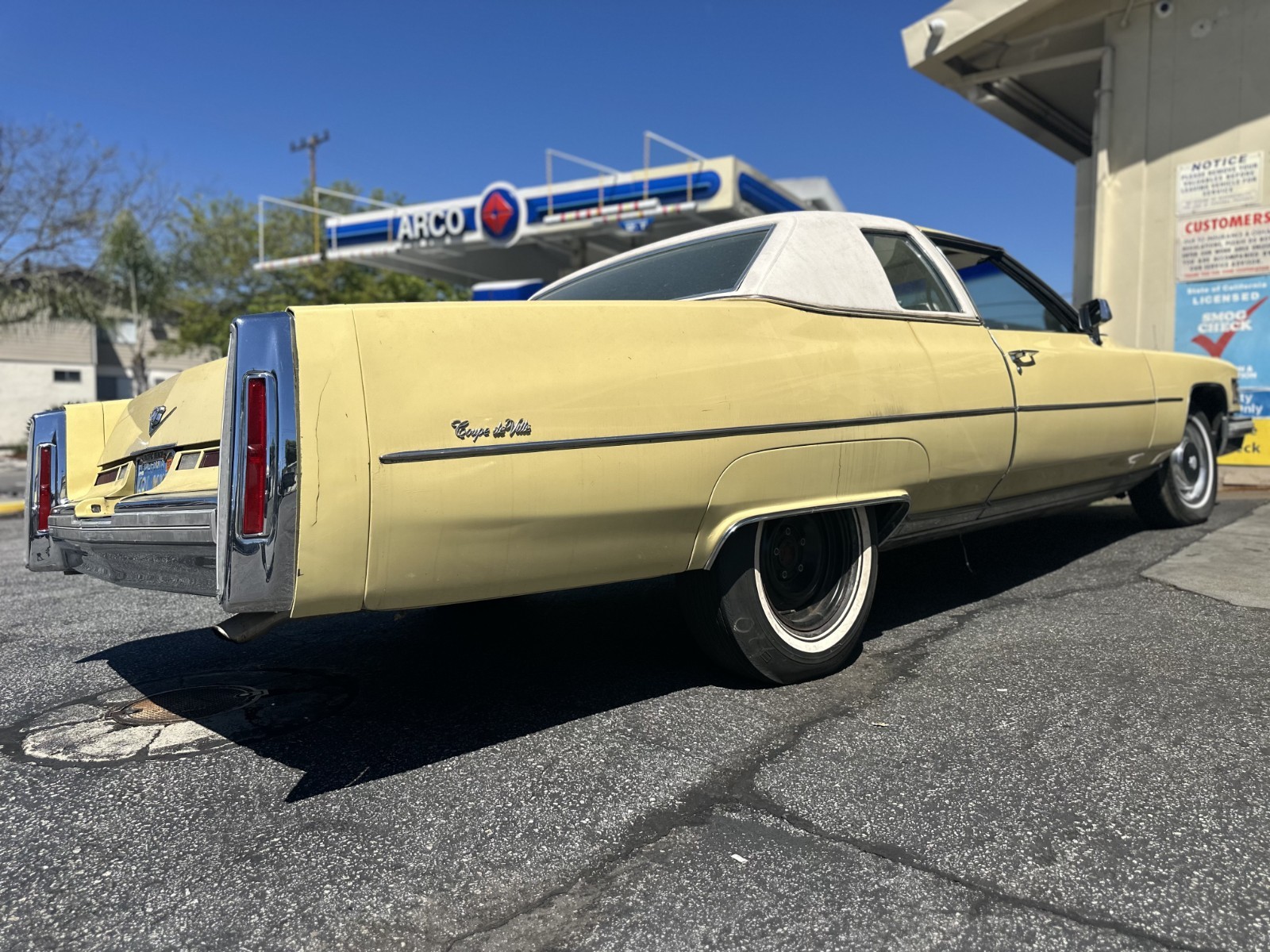 Cadillac-DeVille-1975-Coupe-6