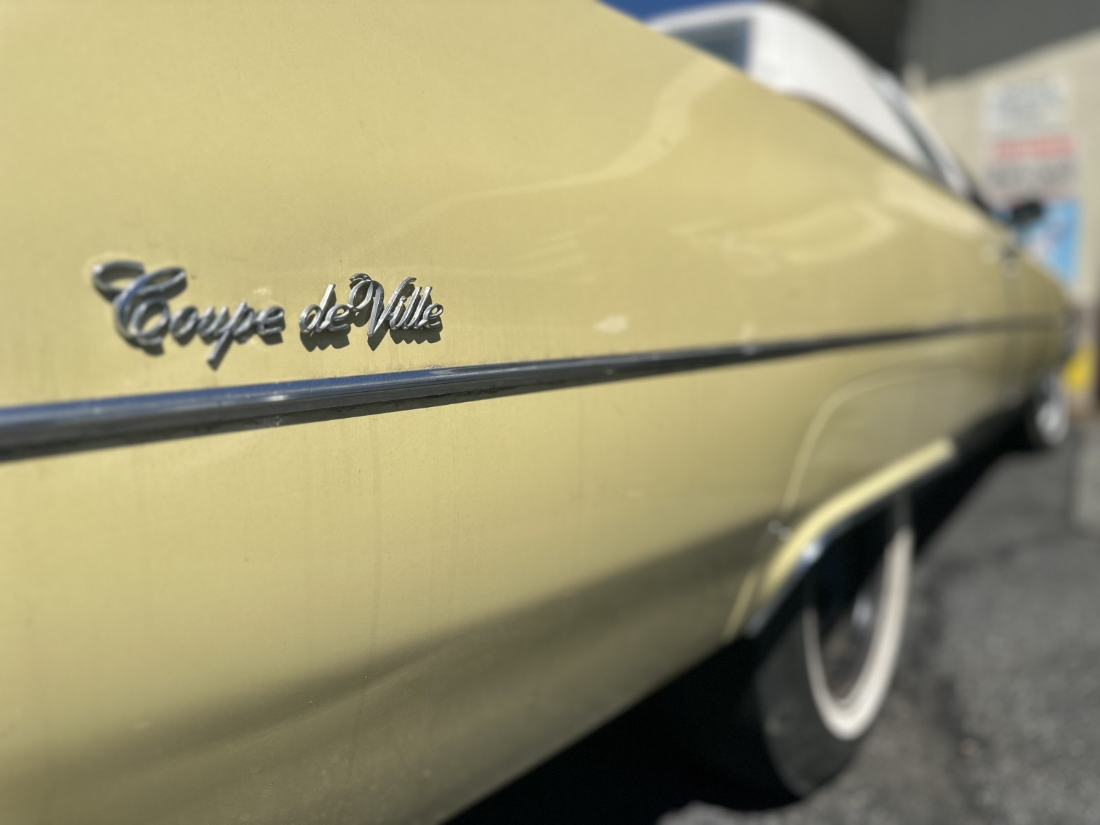 Cadillac-DeVille-1975-Coupe-7