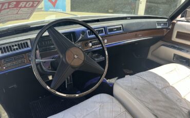Cadillac-DeVille-1975-Coupe-8