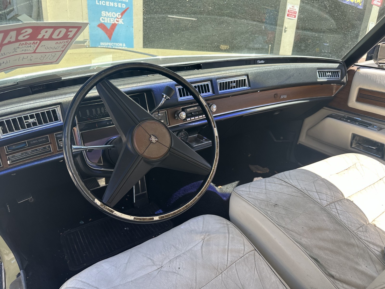 Cadillac-DeVille-1975-Coupe-8