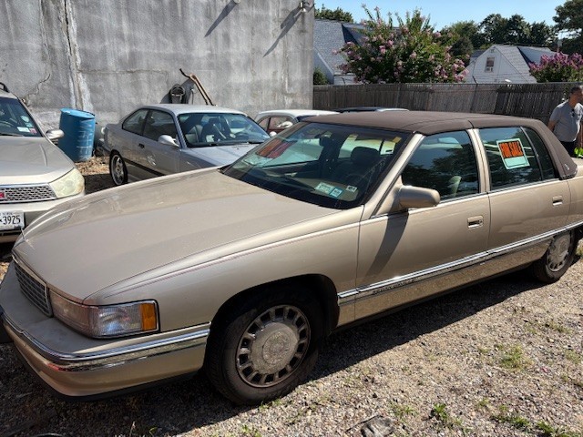 Cadillac-DeVille-1996-Sedan-1