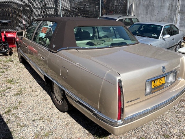 Cadillac-DeVille-1996-Sedan-2