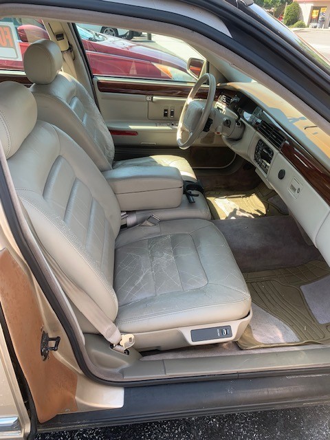 Cadillac-DeVille-1996-Sedan-7