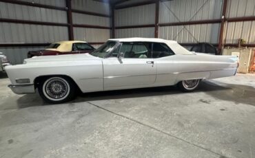 Cadillac-Deville-1968-White-Light-Cream-Leather