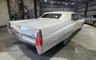 Cadillac-Deville-1968-White-Light-Cream-Leather-7