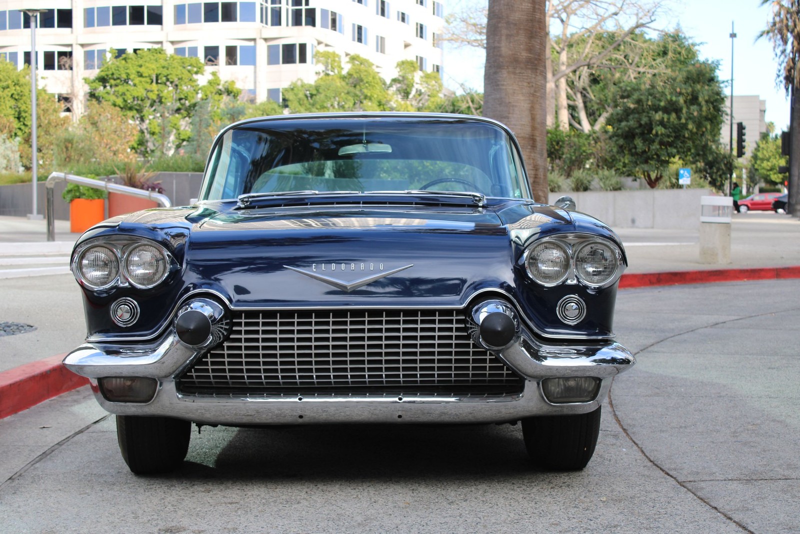 Cadillac-Eldorado-1958-Sedan-2