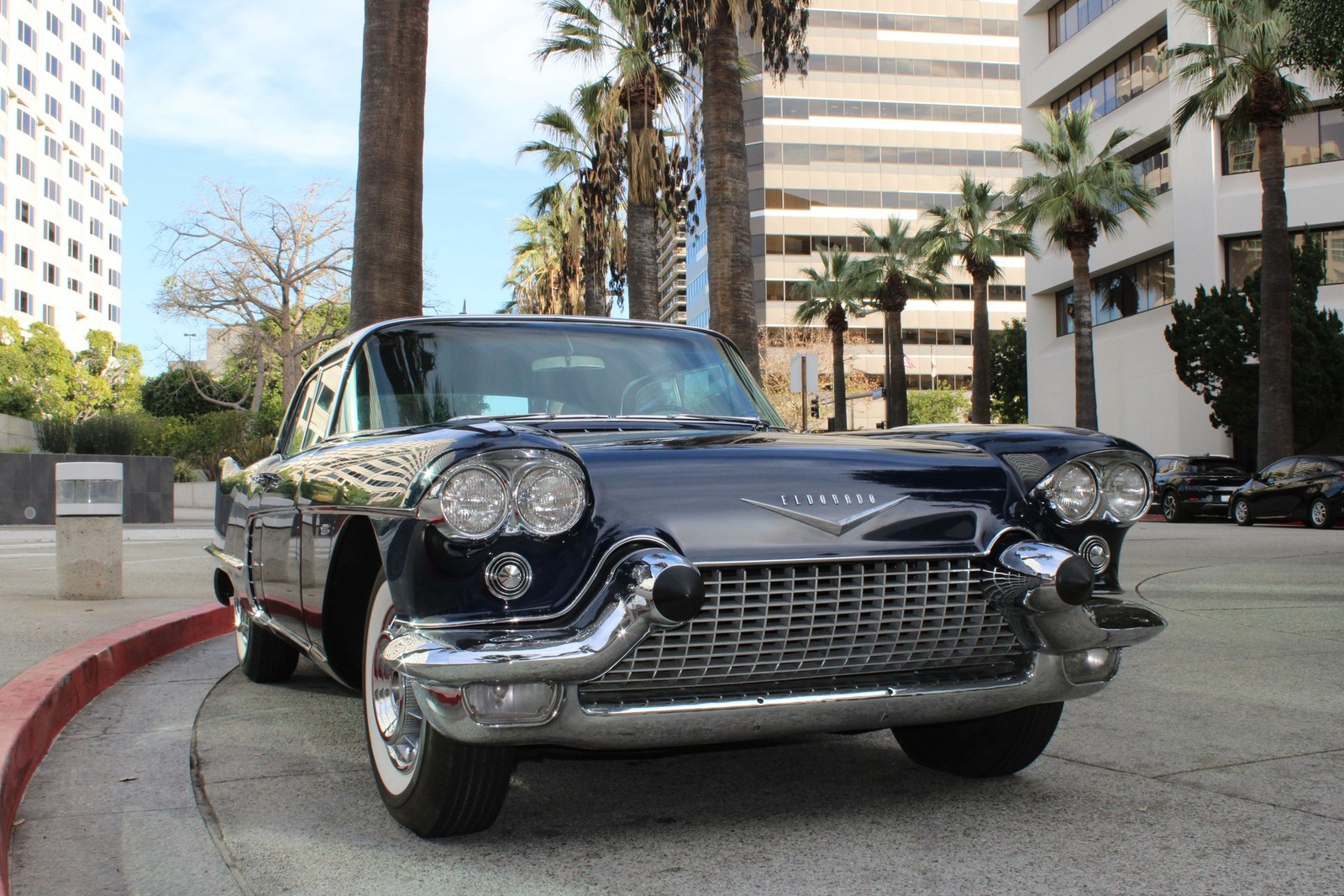 Cadillac-Eldorado-1958-Sedan-3