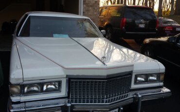 Cadillac-Eldorado-1975-Burgundy-Burgundy