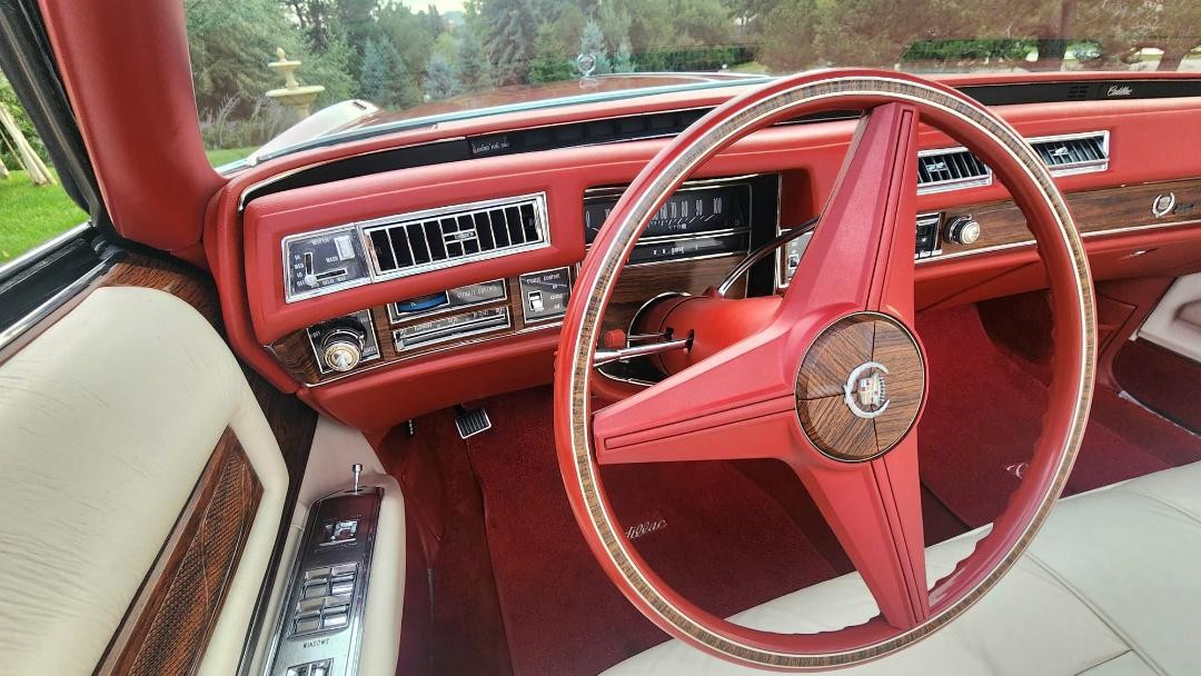 Cadillac-Eldorado-1976-Convertible-36