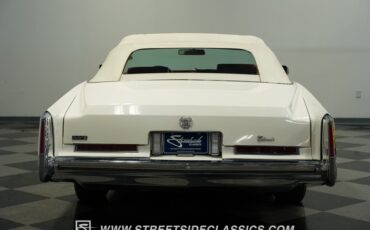 Cadillac-Eldorado-1976-Cotillion-White-Firethorn-Red-12