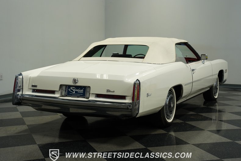 Cadillac-Eldorado-1976-Cotillion-White-Firethorn-Red-13