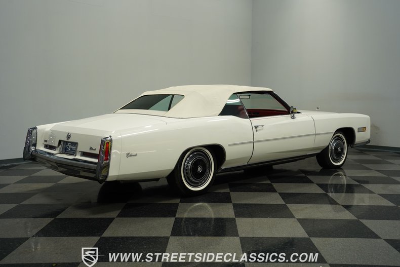 Cadillac-Eldorado-1976-Cotillion-White-Firethorn-Red-14