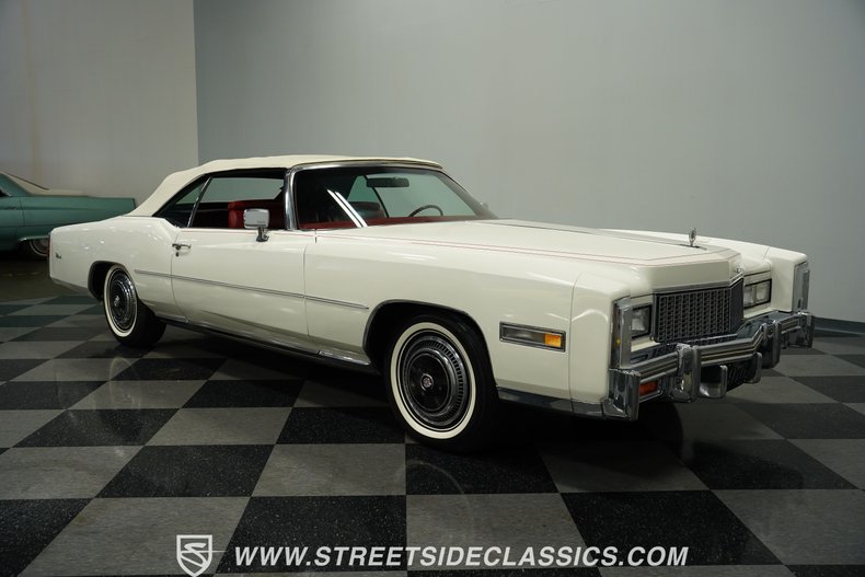 Cadillac-Eldorado-1976-Cotillion-White-Firethorn-Red-19
