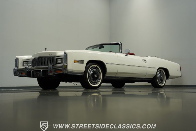 Cadillac-Eldorado-1976-Cotillion-White-Firethorn-Red-22