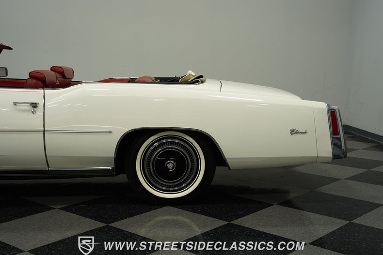 Cadillac-Eldorado-1976-Cotillion-White-Firethorn-Red-25