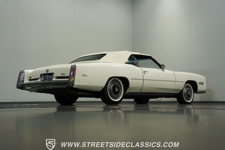 Cadillac-Eldorado-1976-Cotillion-White-Firethorn-Red-28