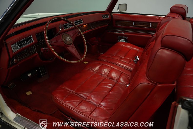 Cadillac-Eldorado-1976-Cotillion-White-Firethorn-Red-3