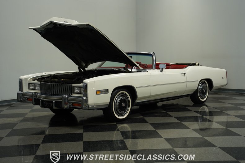 Cadillac-Eldorado-1976-Cotillion-White-Firethorn-Red-30