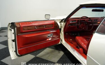 Cadillac-Eldorado-1976-Cotillion-White-Firethorn-Red-35