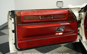 Cadillac-Eldorado-1976-Cotillion-White-Firethorn-Red-36