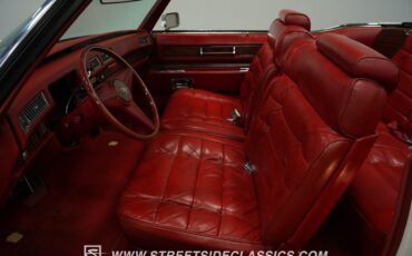 Cadillac-Eldorado-1976-Cotillion-White-Firethorn-Red-37