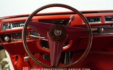 Cadillac-Eldorado-1976-Cotillion-White-Firethorn-Red-38