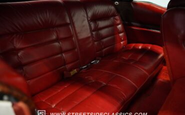 Cadillac-Eldorado-1976-Cotillion-White-Firethorn-Red-46
