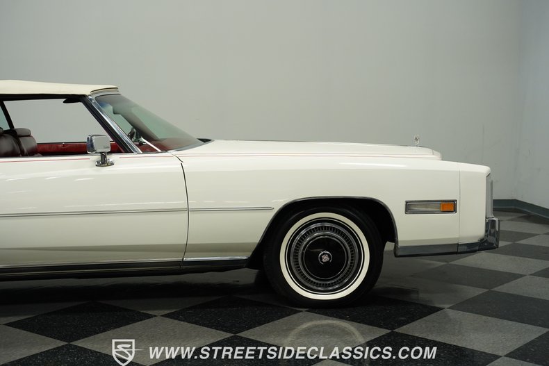 Cadillac-Eldorado-1976-Cotillion-White-Firethorn-Red-7