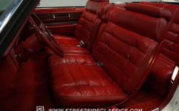 Cadillac-Eldorado-1976-Cotillion-White-Firethorn-Red-8