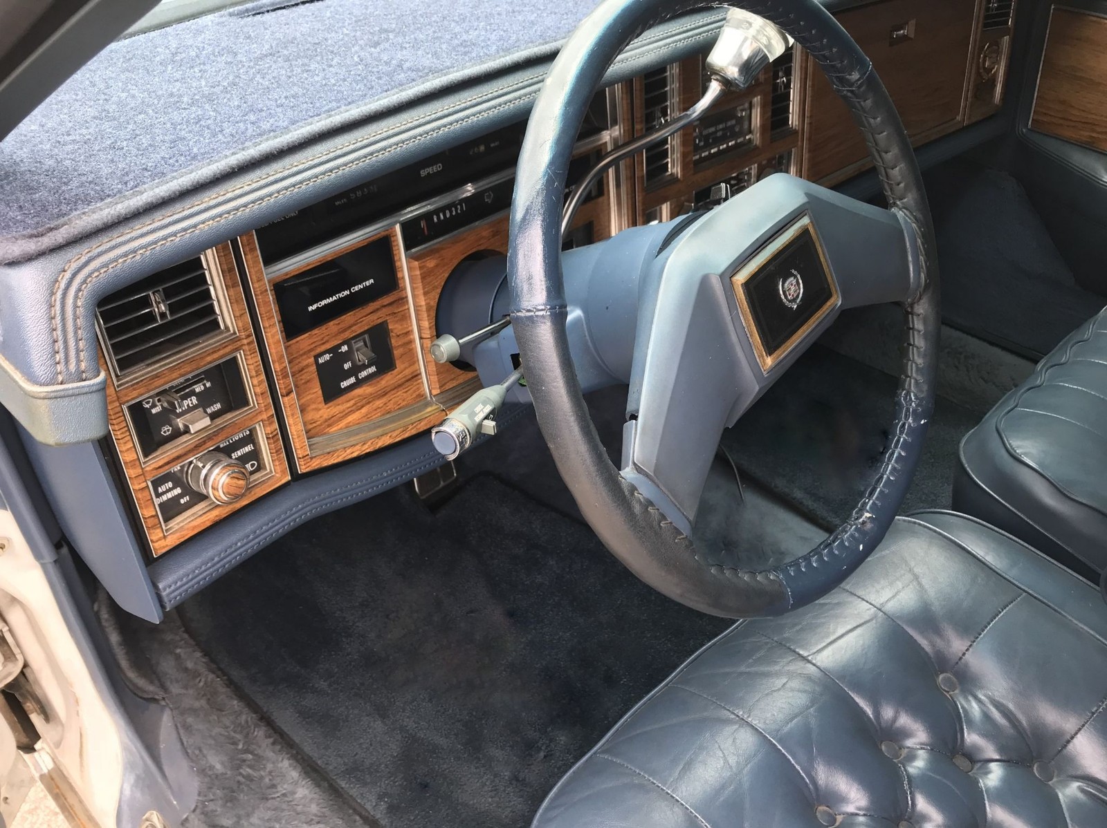 Cadillac-Eldorado-1985-Biarritz-13