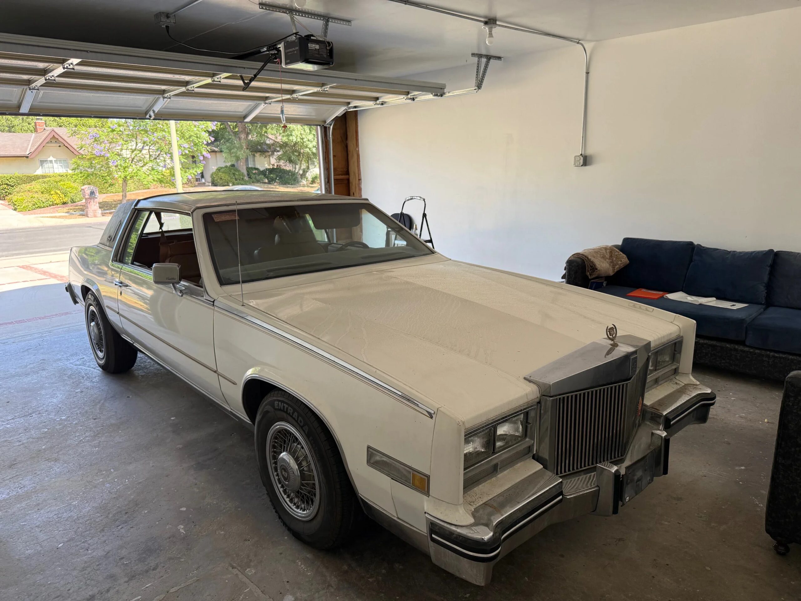 Cadillac-Eldorado-biarritz-1984-White-Brown-12