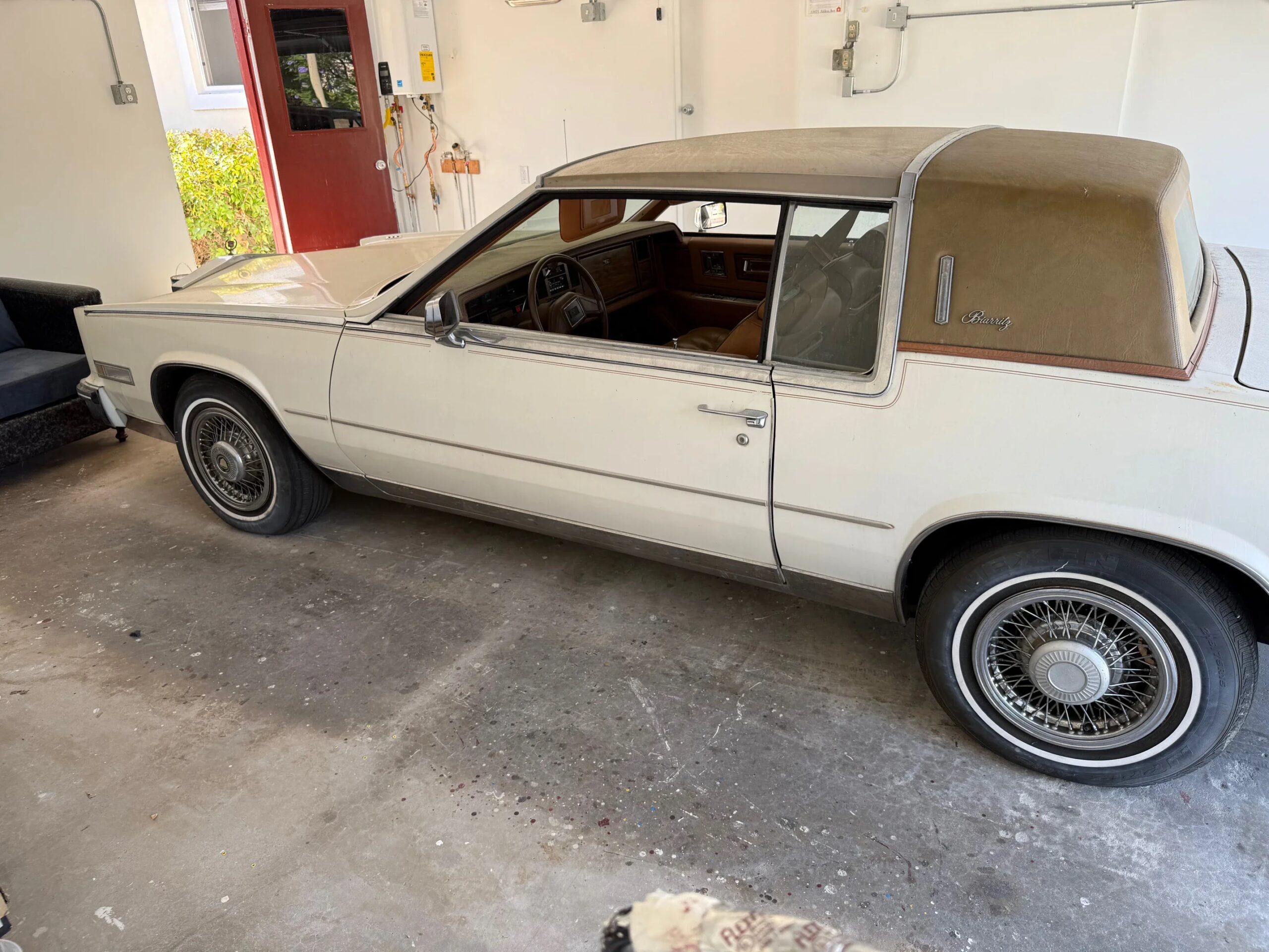 Cadillac-Eldorado-biarritz-1984-White-Brown-13