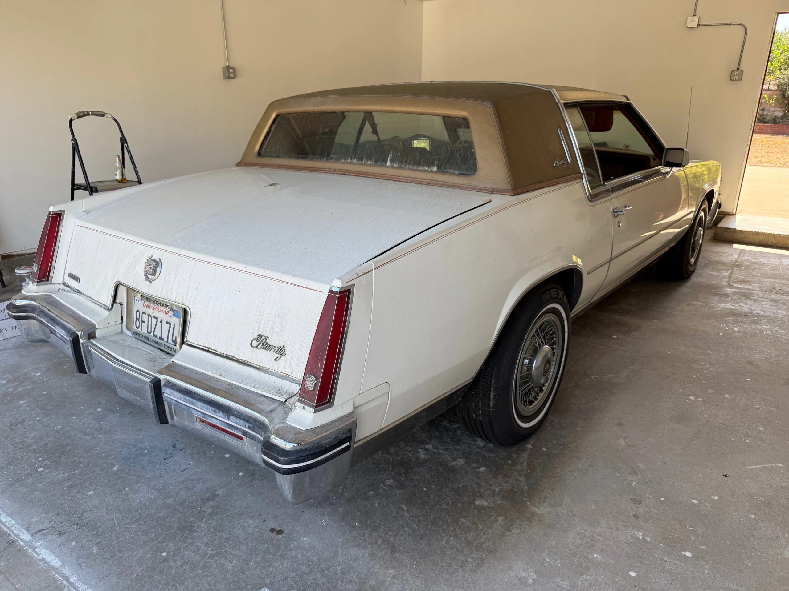 Cadillac-Eldorado-biarritz-1984-White-Brown-4