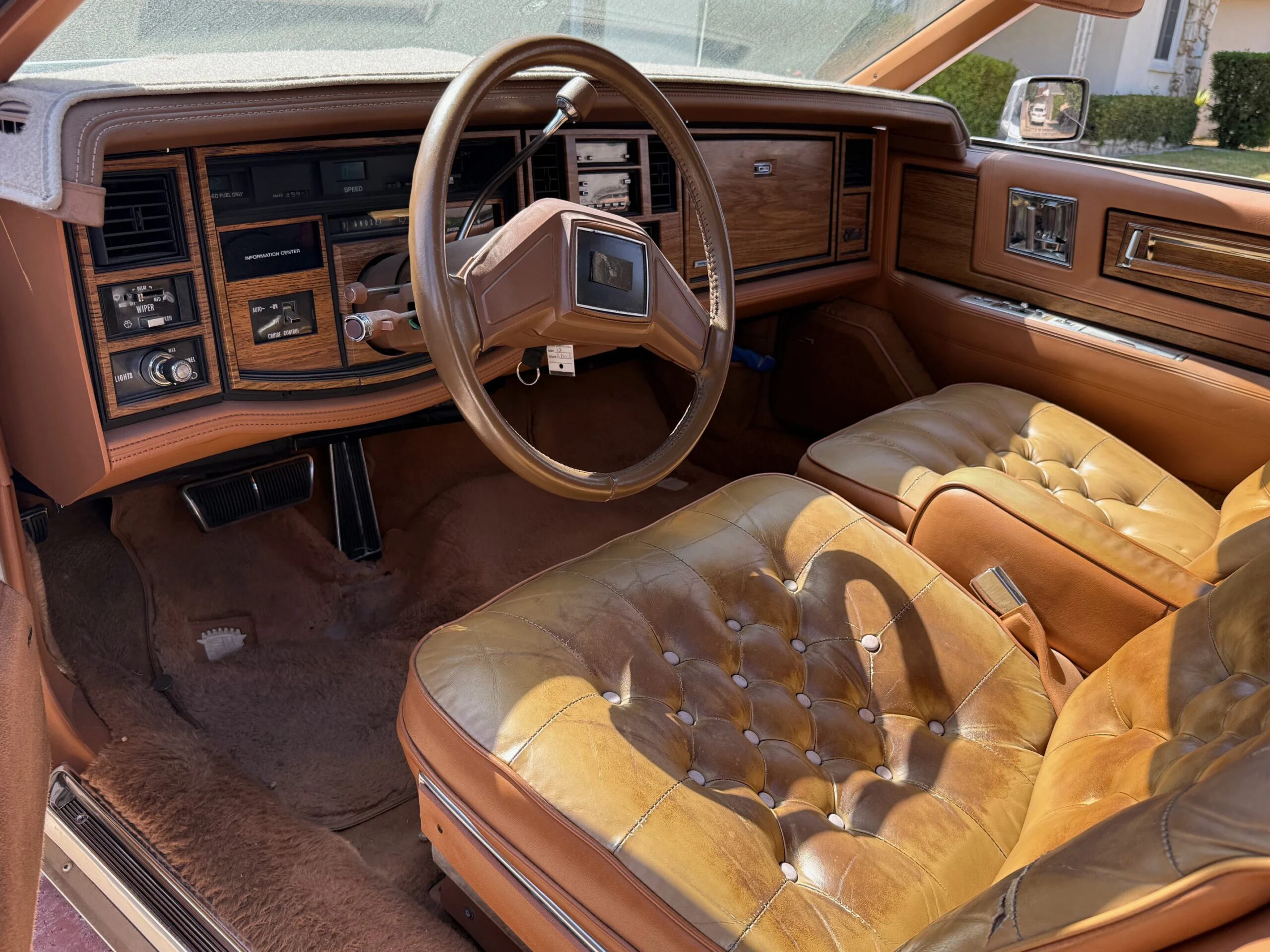 Cadillac-Eldorado-biarritz-1984-White-Brown-8