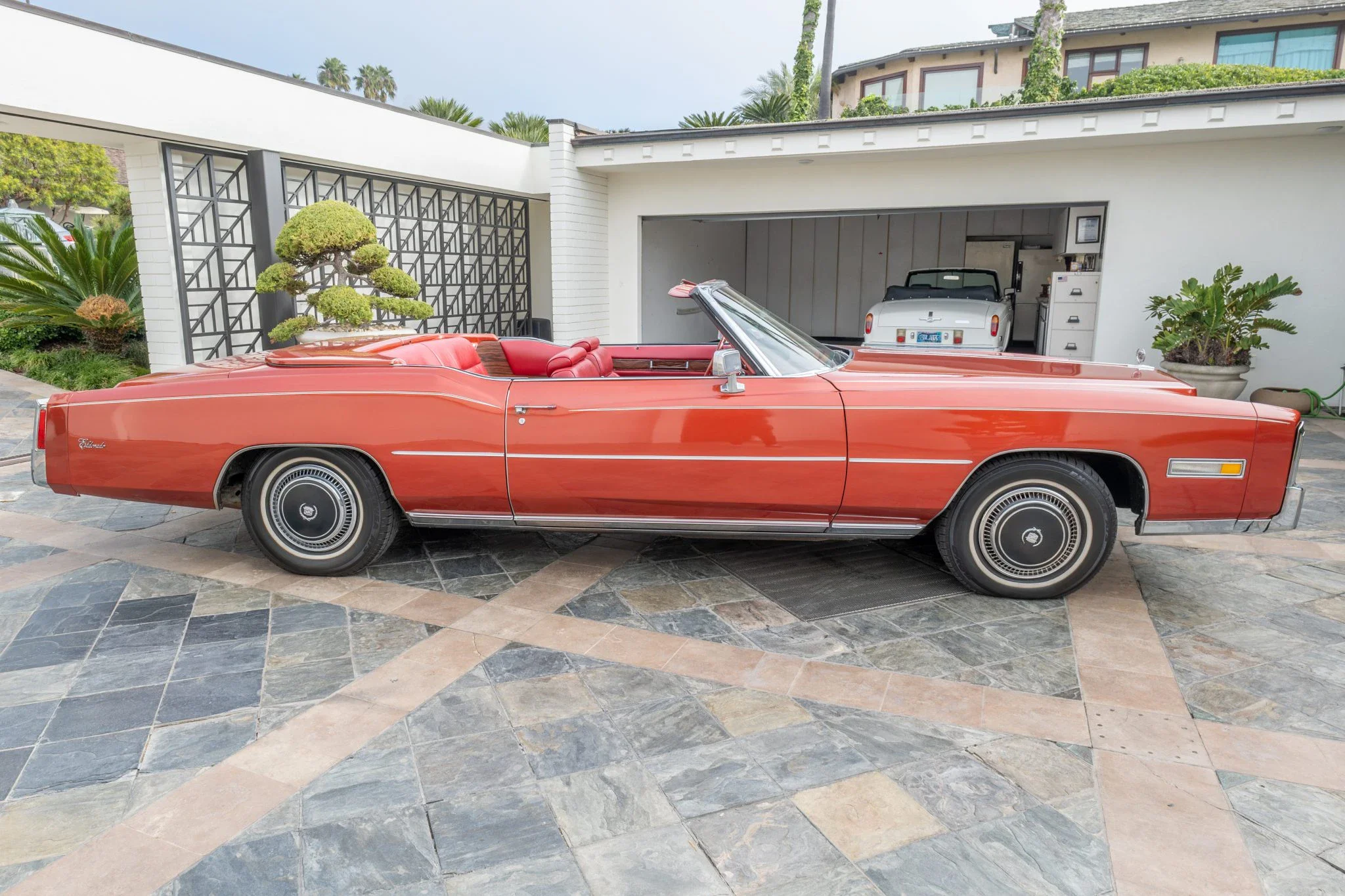 Cadillac-Eldorado-convertible-1976-Red-Red-7