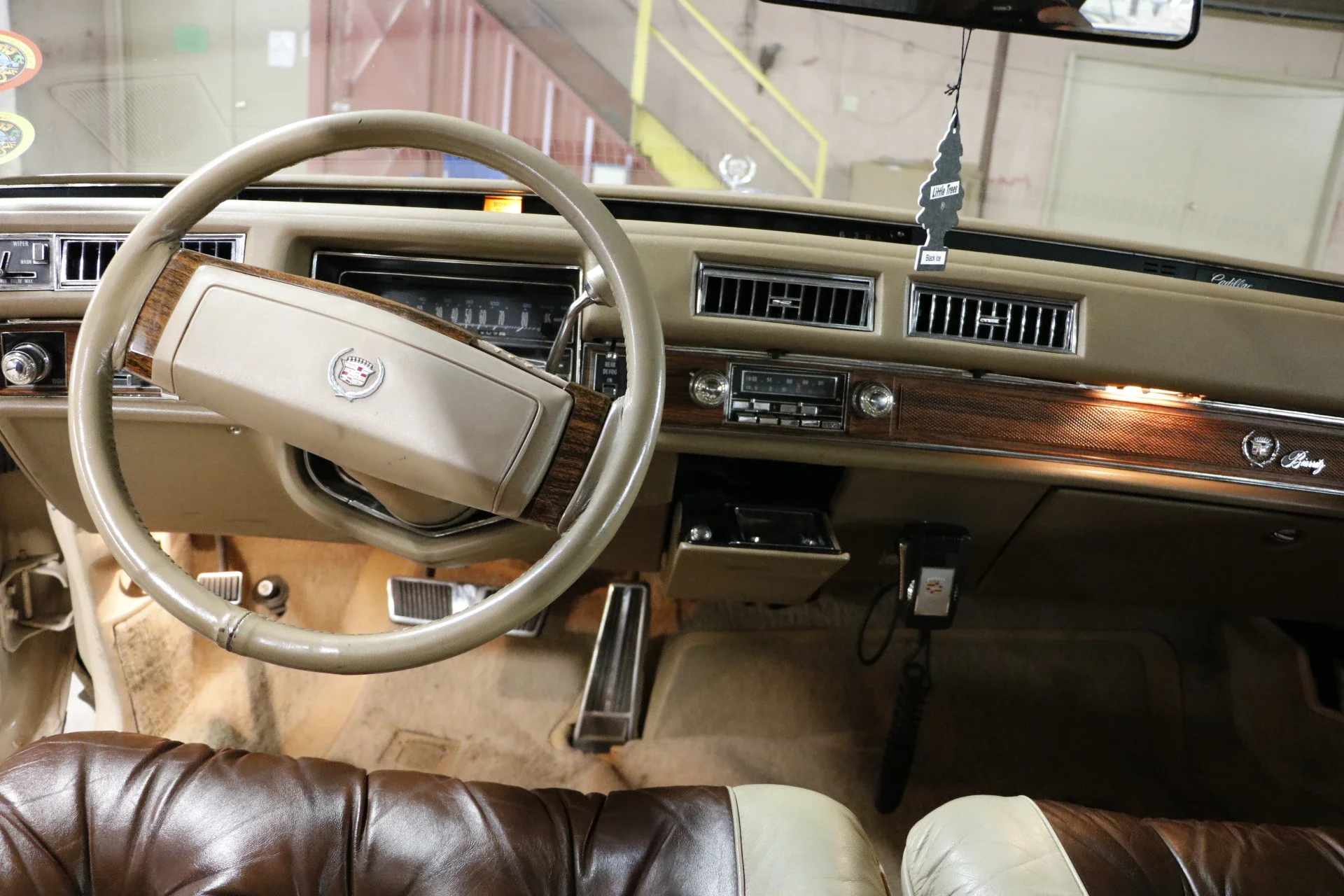 Cadillac-Eldorado-coupe-1978-Beige-Beige-11