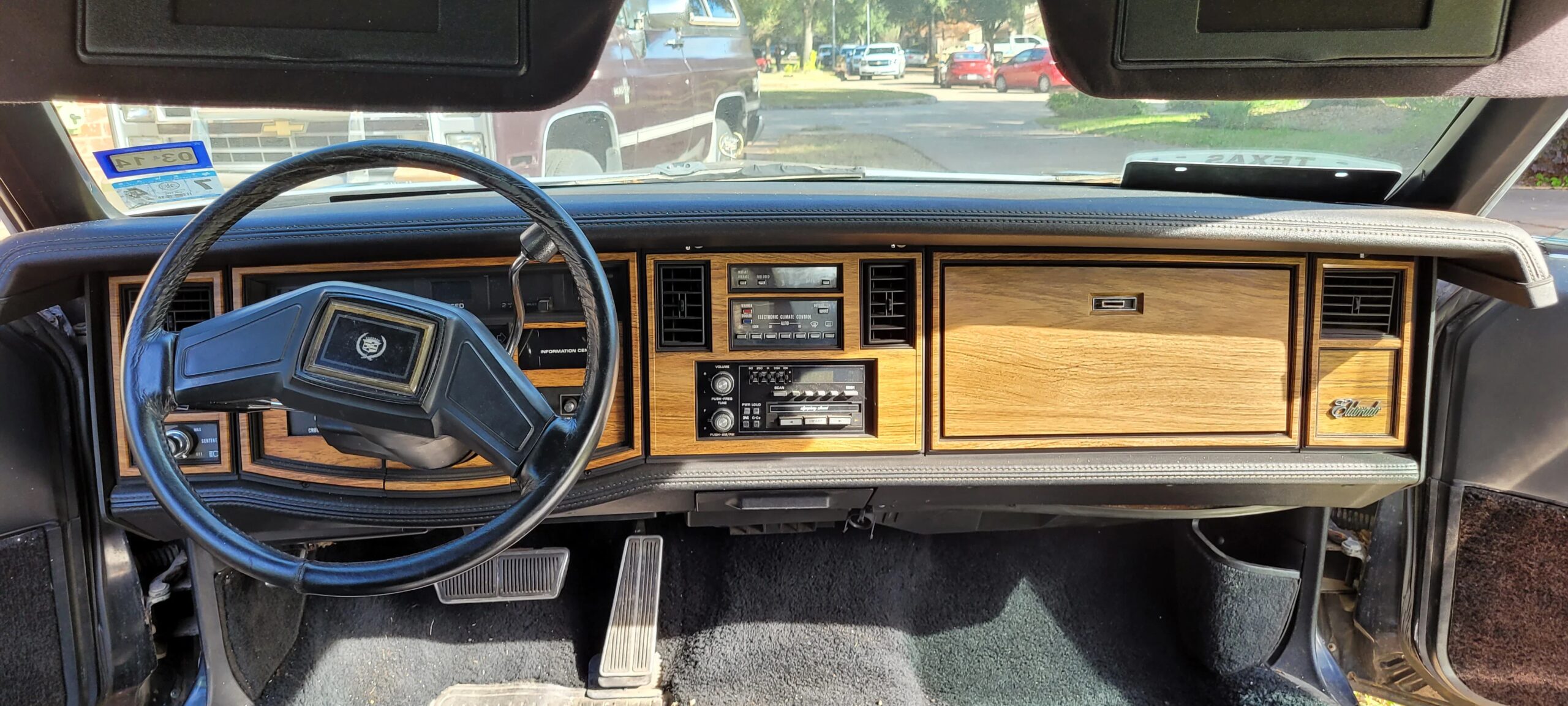 Cadillac-Eldorado-coupe-1985-Black-Black-17