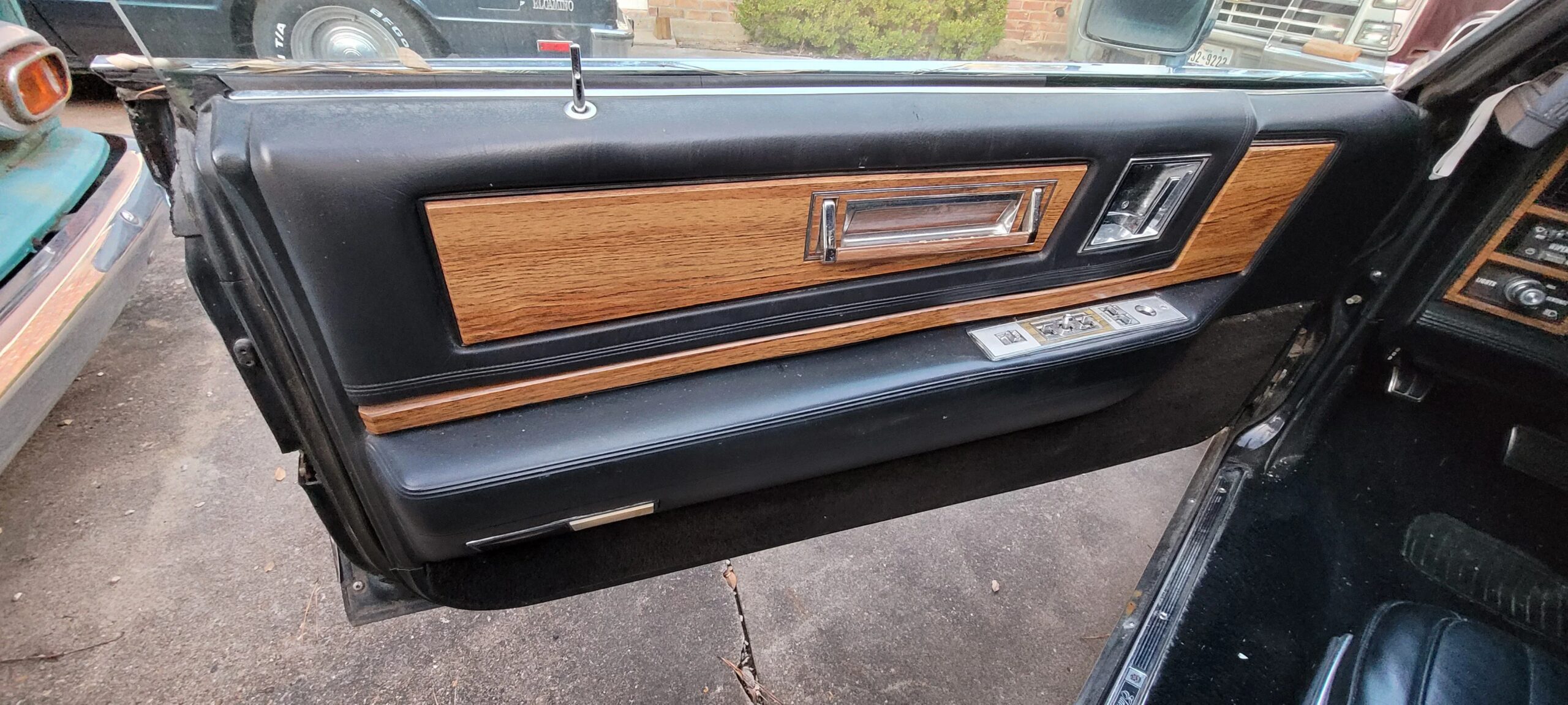 Cadillac-Eldorado-coupe-1985-Black-Black-18