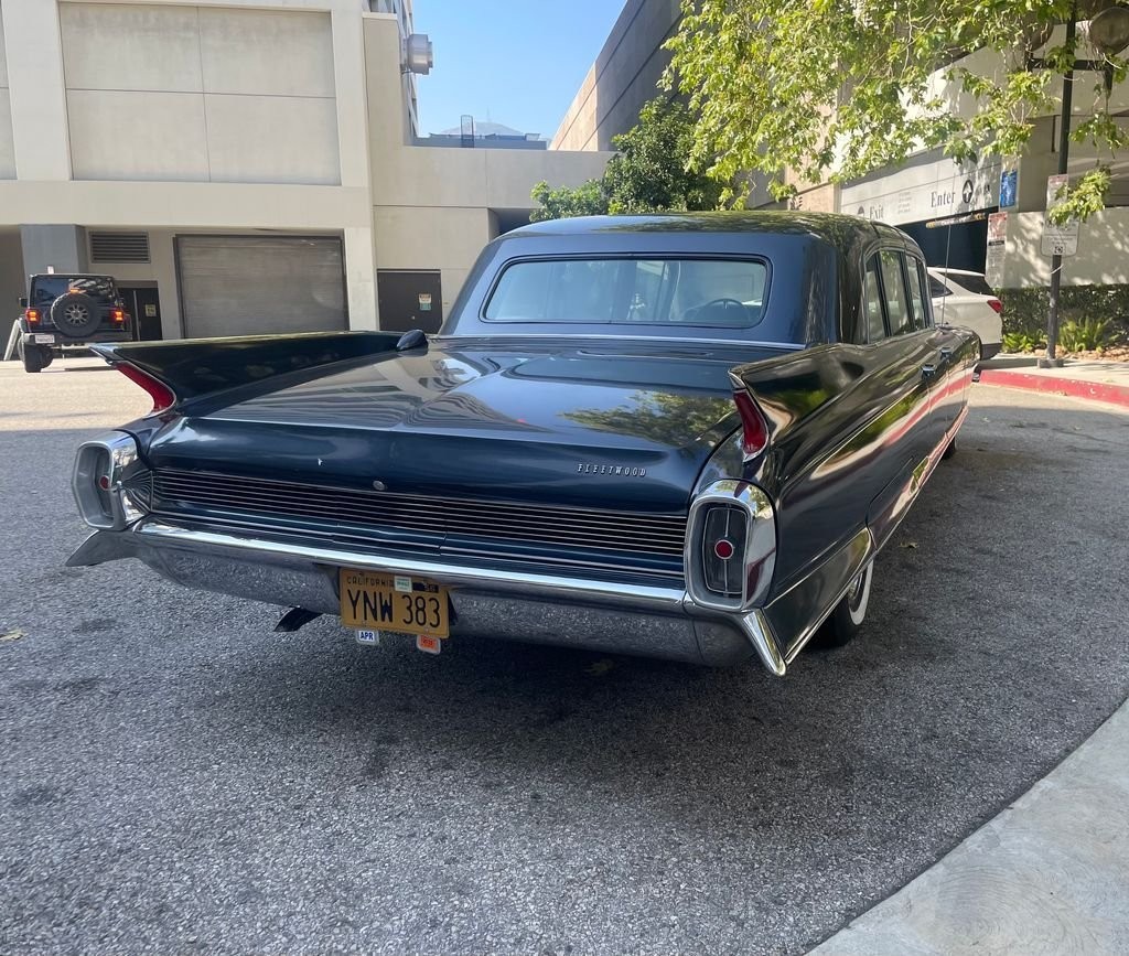 Cadillac-Fleetwood-1962-Limousine-7