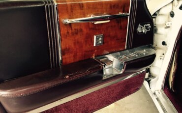 Cadillac-Fleetwood-1962-White-Burgundy-4