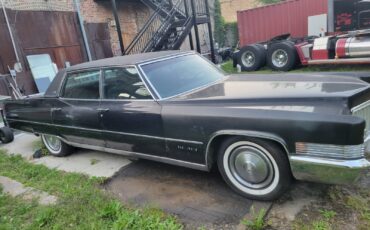 Cadillac-Fleetwood-1970-Sedan-1