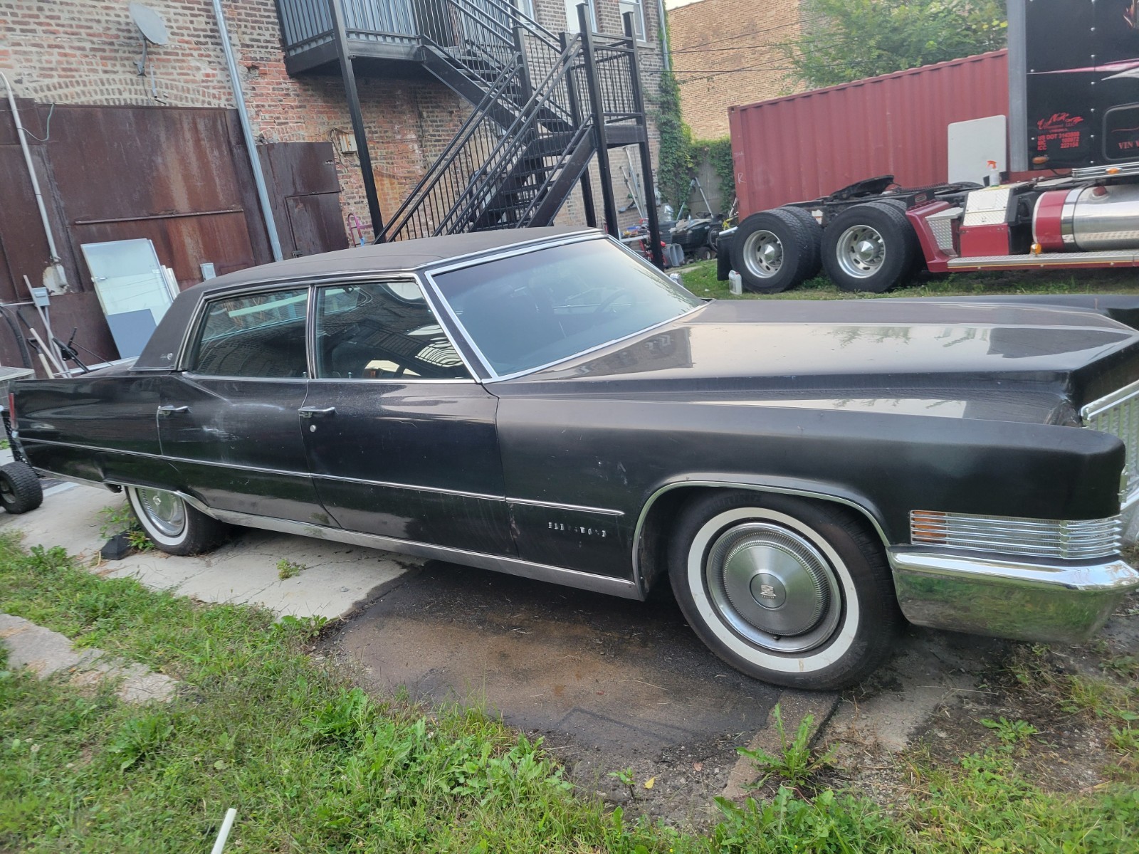 Cadillac-Fleetwood-1970-Sedan-1