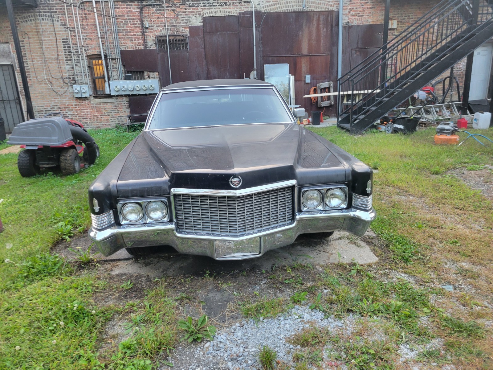 Cadillac-Fleetwood-1970-Sedan-2