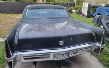 Cadillac-Fleetwood-1970-Sedan-3