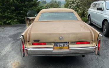 Cadillac-Fleetwood-1976-Sedan-8